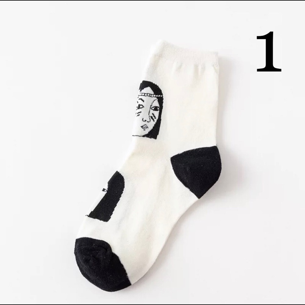 Minimal Printed Socks - Picture 4 of 8